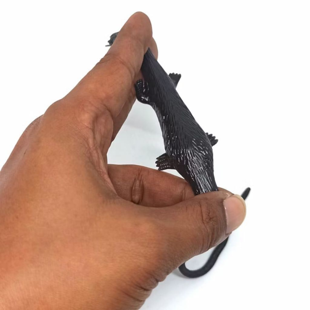 mainan tikus banting sticky hitam