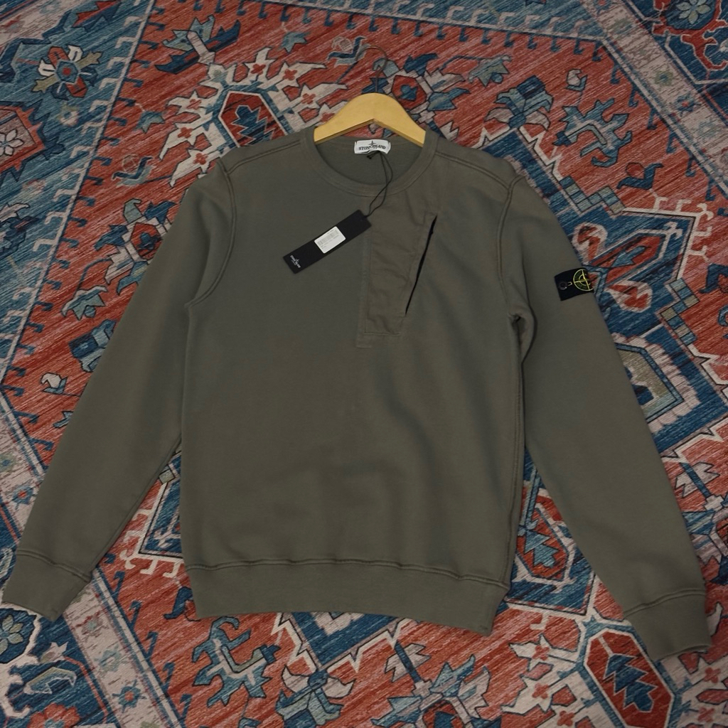 Stone Island Original Junior Badge Saku Crewneck Sweatshirt - Abu Green