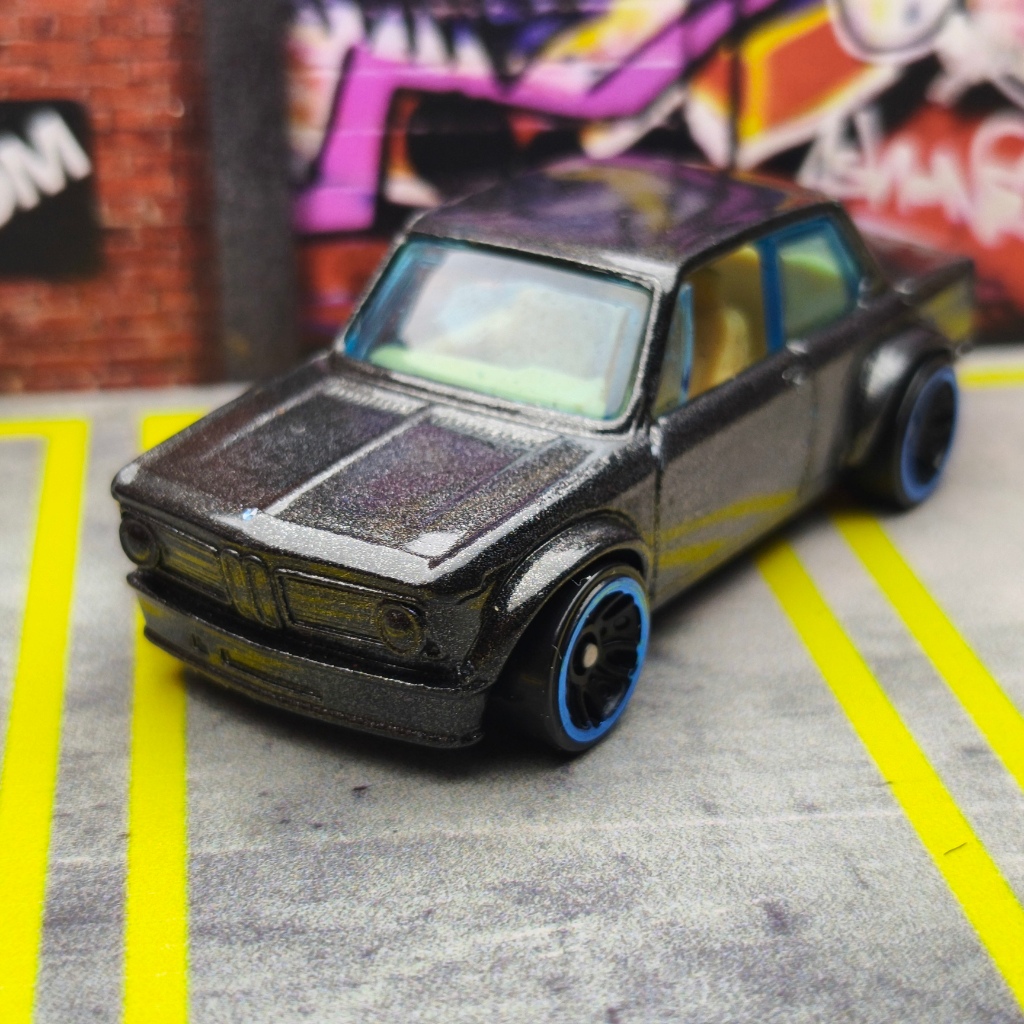 Hot Wheels Loose BMW 2002 Hitam POLOS