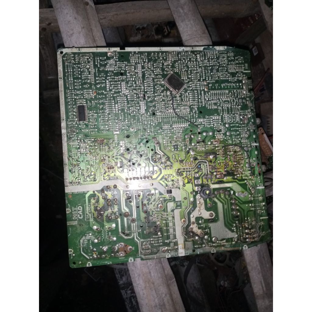 mesin tv Polytron slim 21 mati foto stok