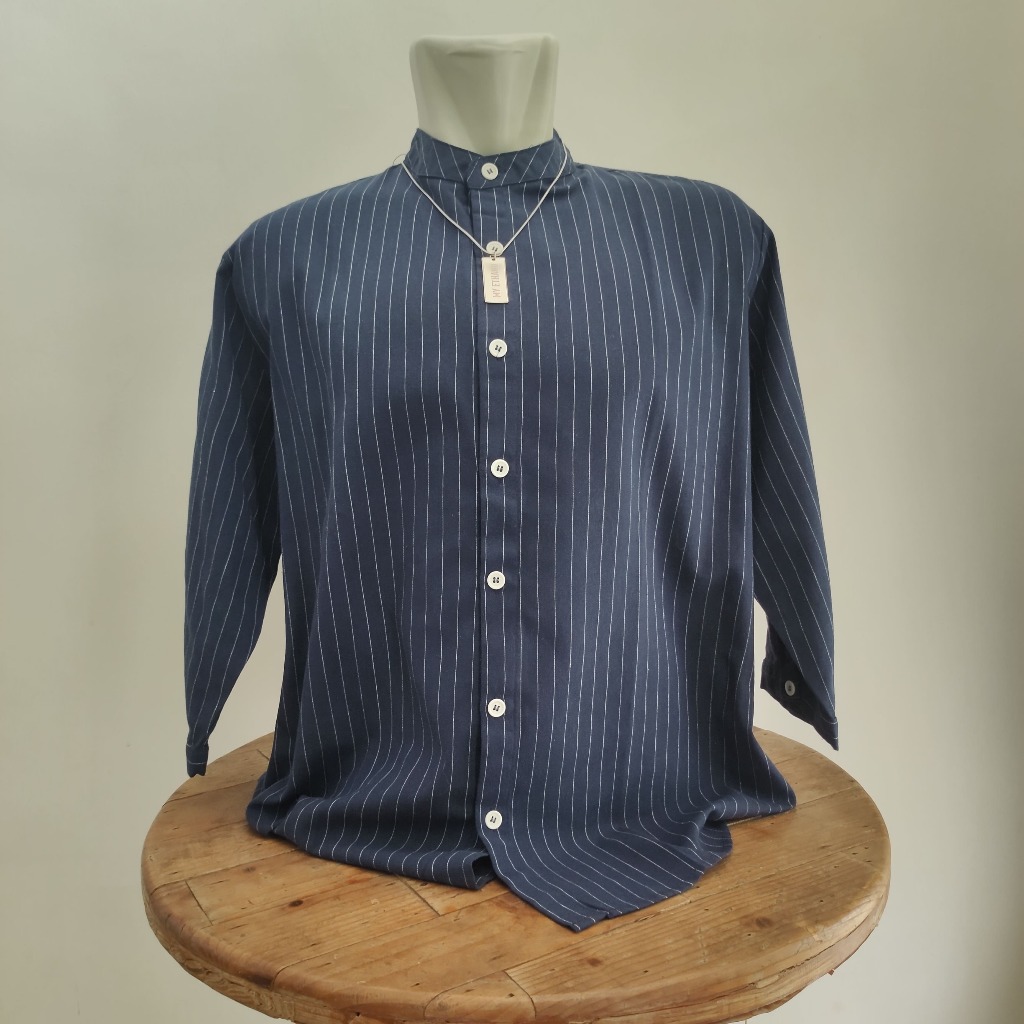 Kemeja Incerun Navy Blue Pinstripe Collarless Size 2XL Super Adem (AVPBZ057)