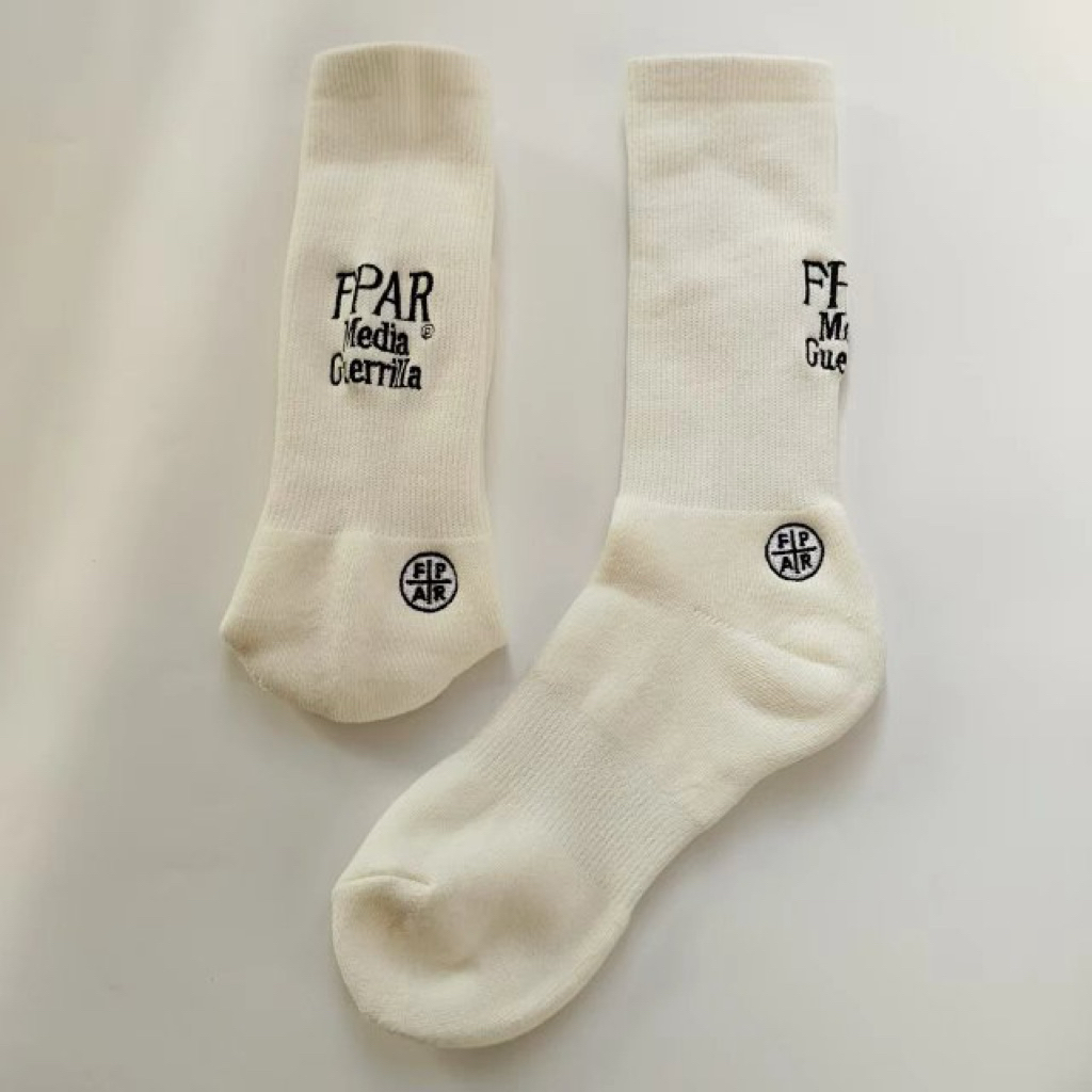Kaos Kaki WTAPS x FPAR Media Guerilla SKIVVIES SOX Tube Socks isi 3