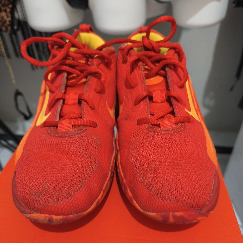 [USED] Sepatu Basket Anak Nike ISOFLY (GS) size 35,5 US.3,5Y second bekas pakai [PRELOVED]