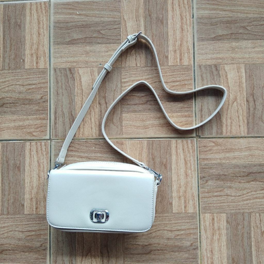 Elizabeth Tas Selempang Mini Sling Bag -Cream Beige-