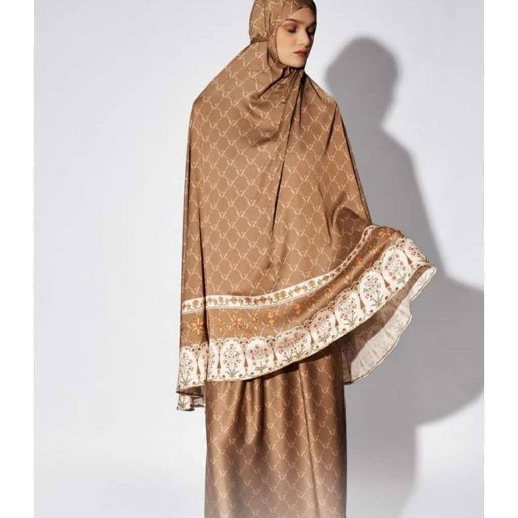 Vivi Zubedi Azaleira Prayer Set