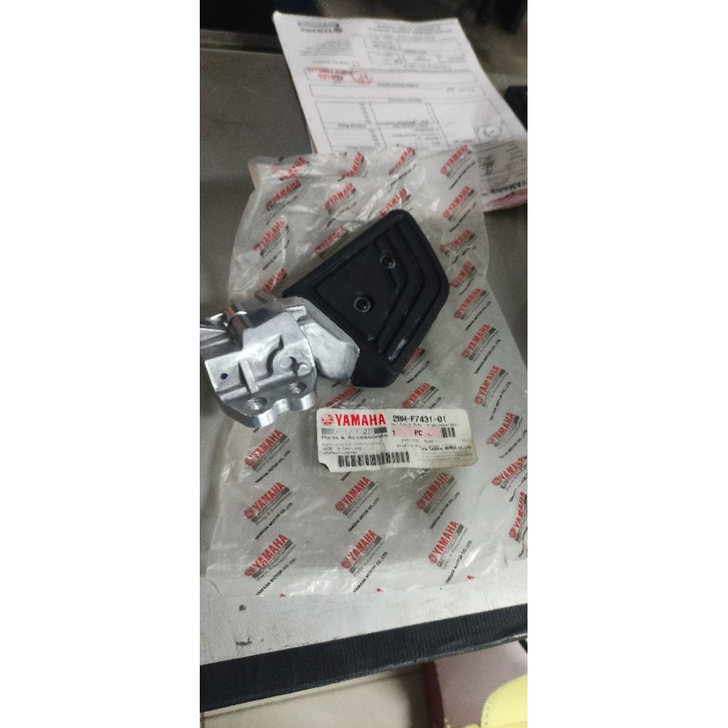 pijakan kaki kiri Filano Thailand / footrest Filano Thailand 2BM-F7431-01