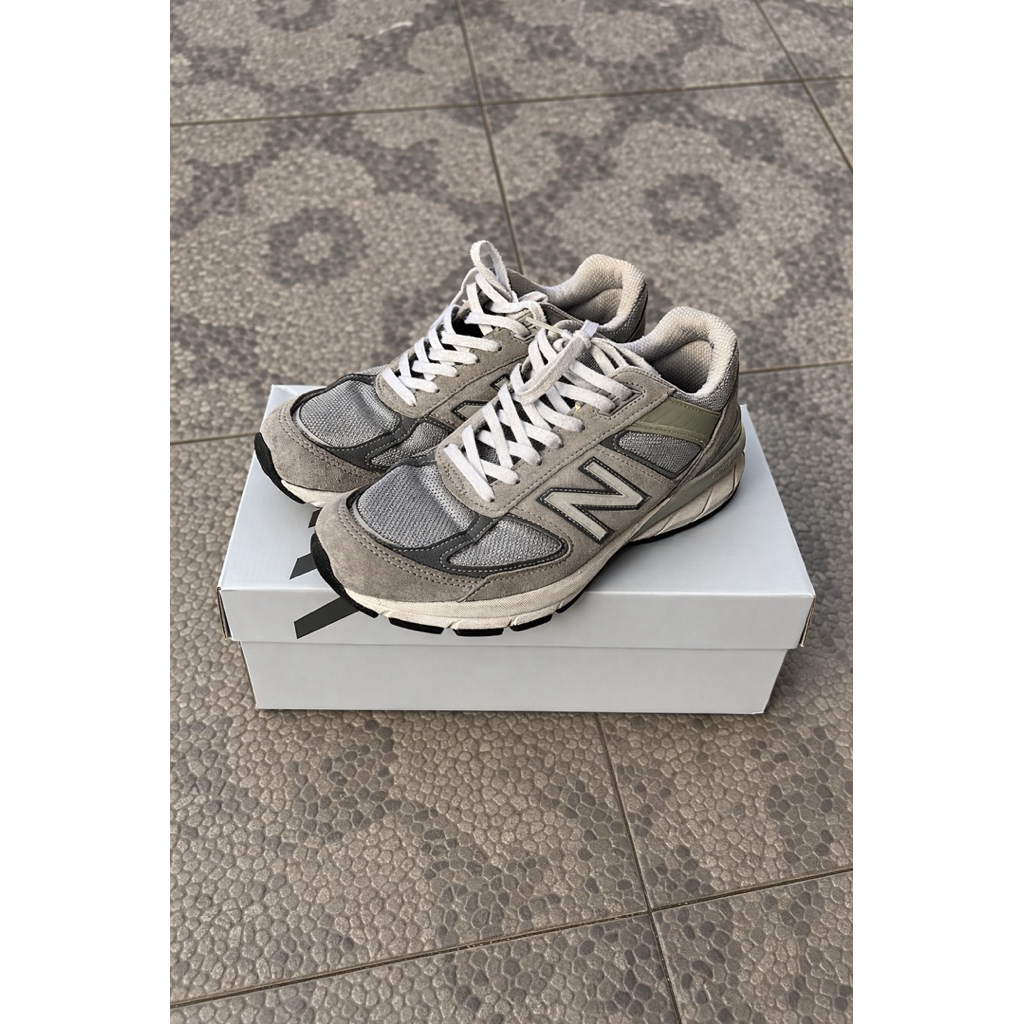 NEW BALANCE 990v5 GREY