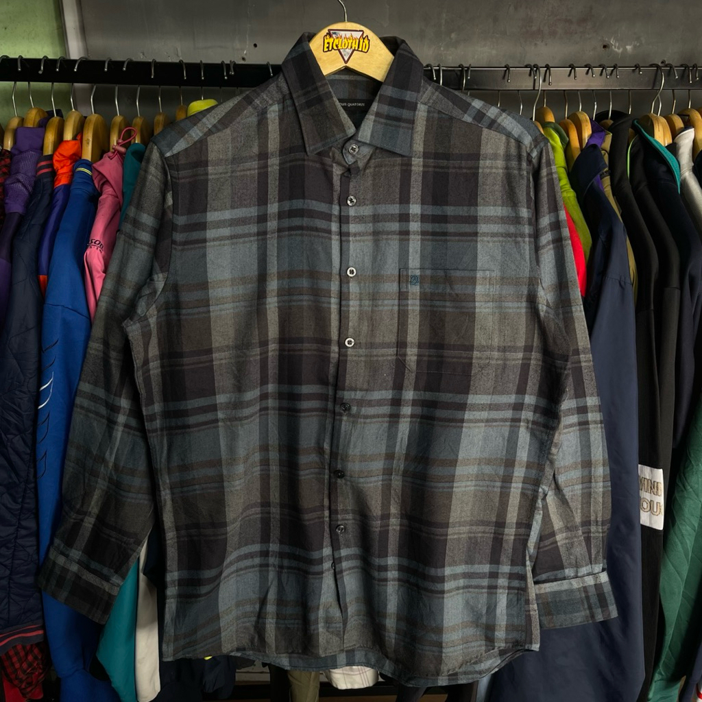 Kemeja Louis Quatorze