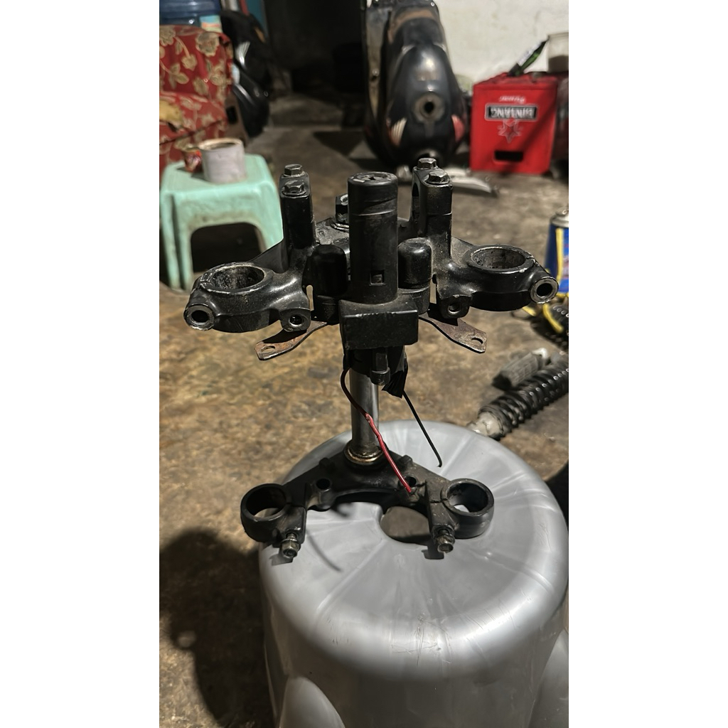 segitiga T atas bawah tiger lama