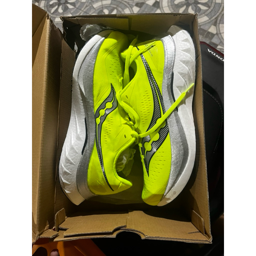 Saucony Endorphins Speed 4 size 44 BNOB