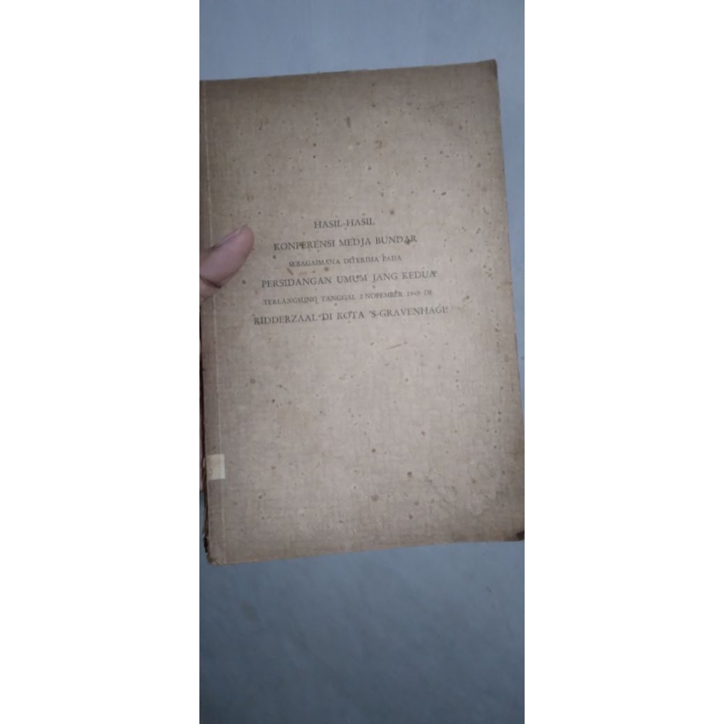 Buku lawas konperensi medja bundar