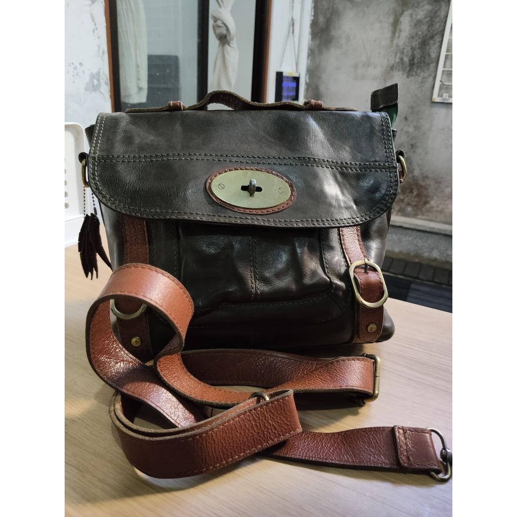 Tas Kulit Aira