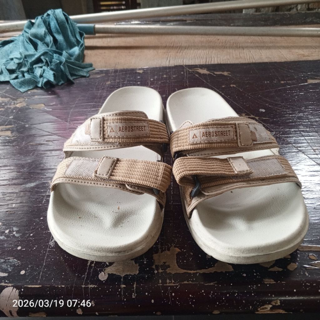 Aerostreet sandal size 44