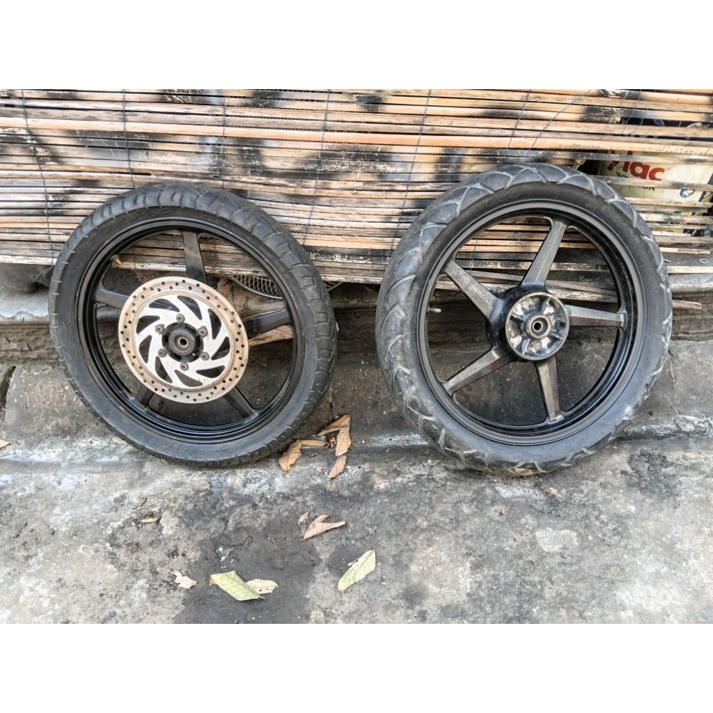 velg scorpio ring 18 ori set depan belakang murah dan original copotan motor scorpio