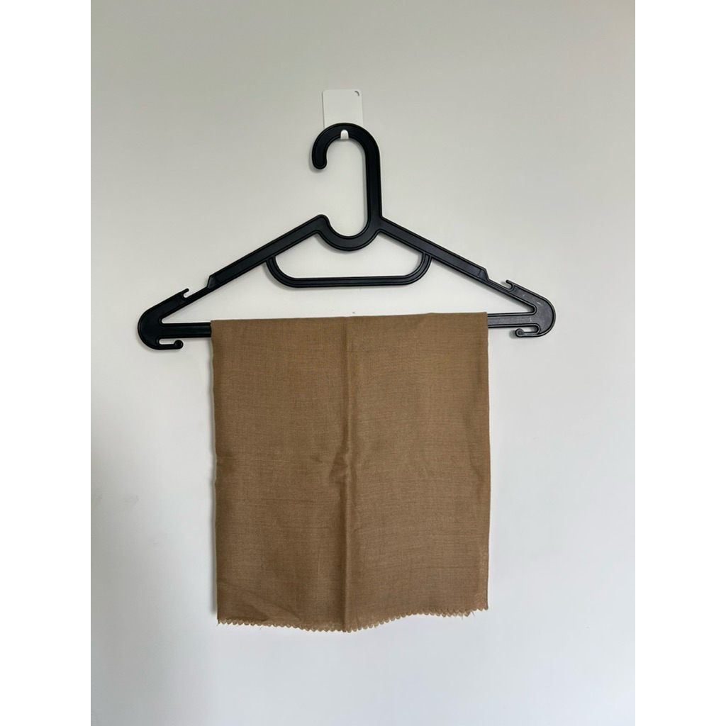 Preloved hijab segi empat polos brand Zytadelia (plat besi copot)