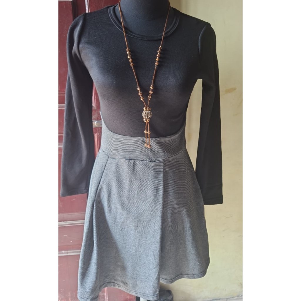 Gaun/ Dress Hitam Mini Polos Model Rok Preloved