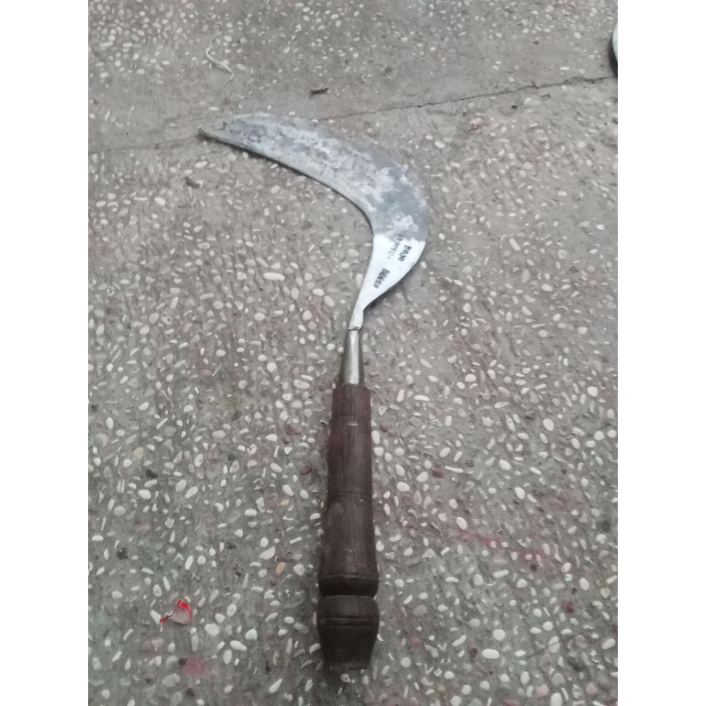 Alat Pemotong Rumput Sabit Arit Baja Isen/Baja Tembus Asli Kualitas Premium