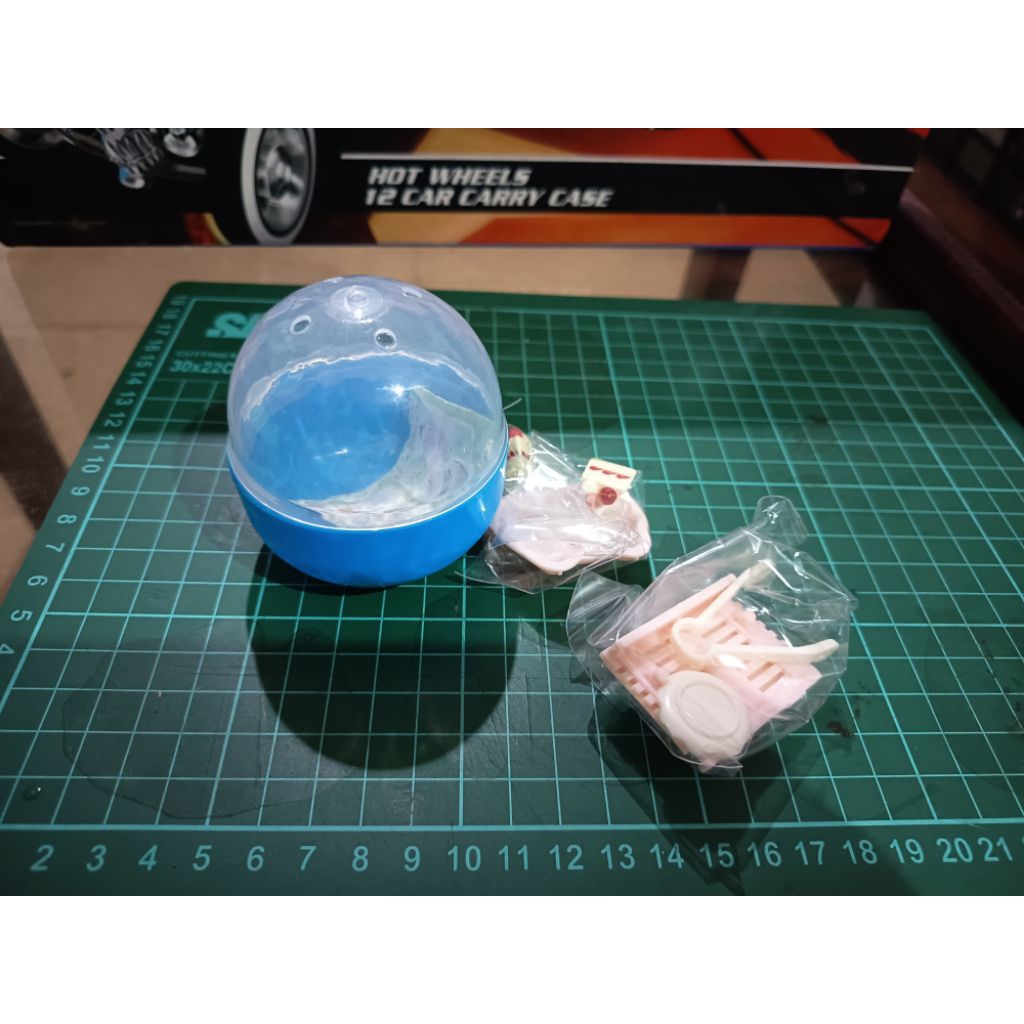 Tarlin Gachapon Capsule Cat Cake Shop