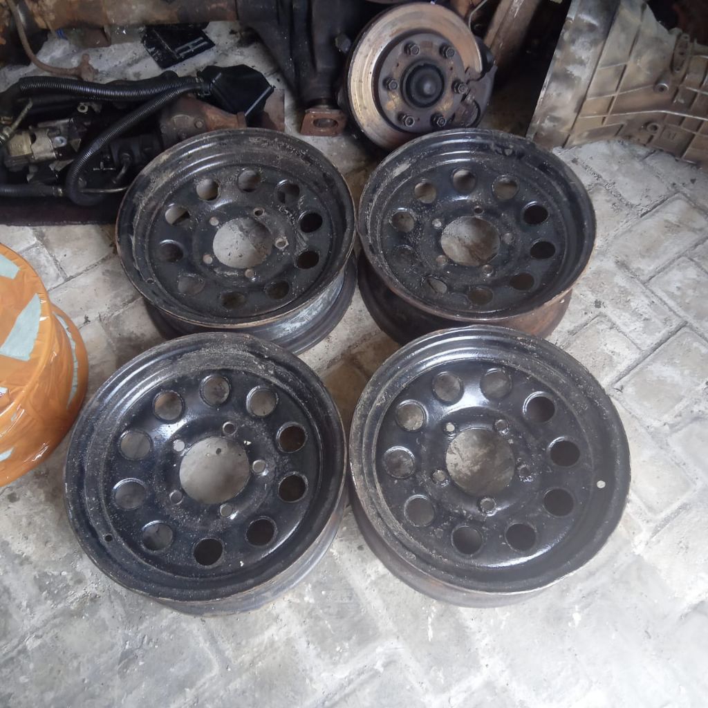 Velg kaleng katana Jimny Ring 15 4 biji