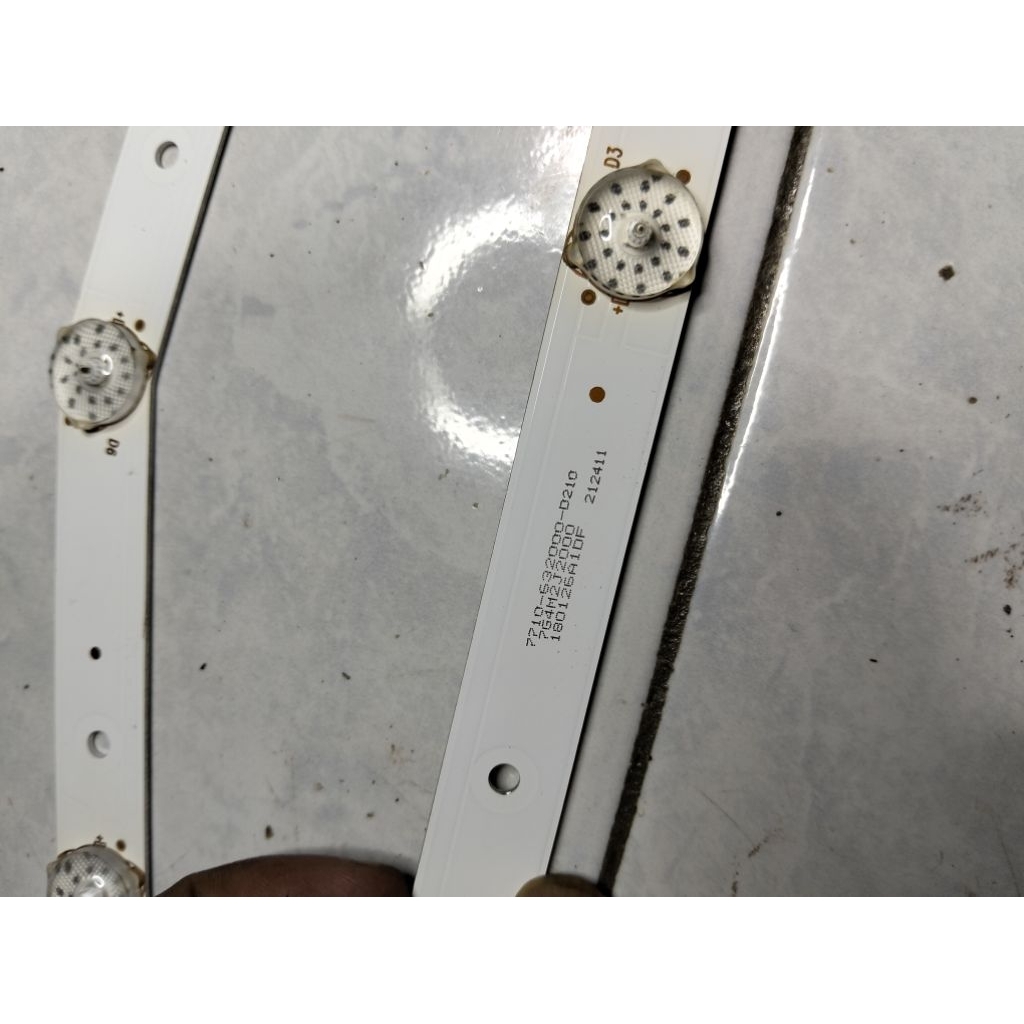 Lampu Backlight Tv Toshiba 32L1600VJ