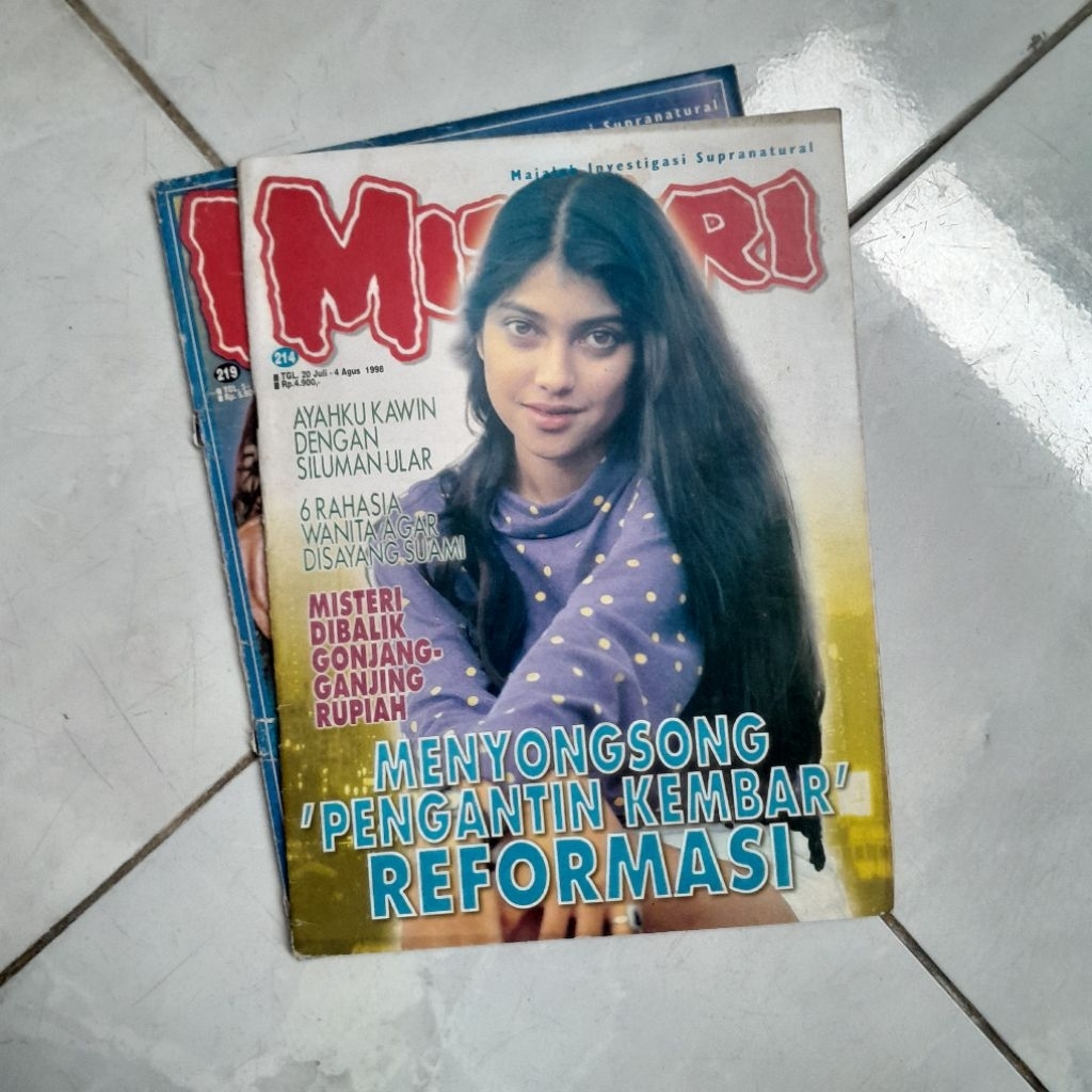Sepaket Majalah Misteri