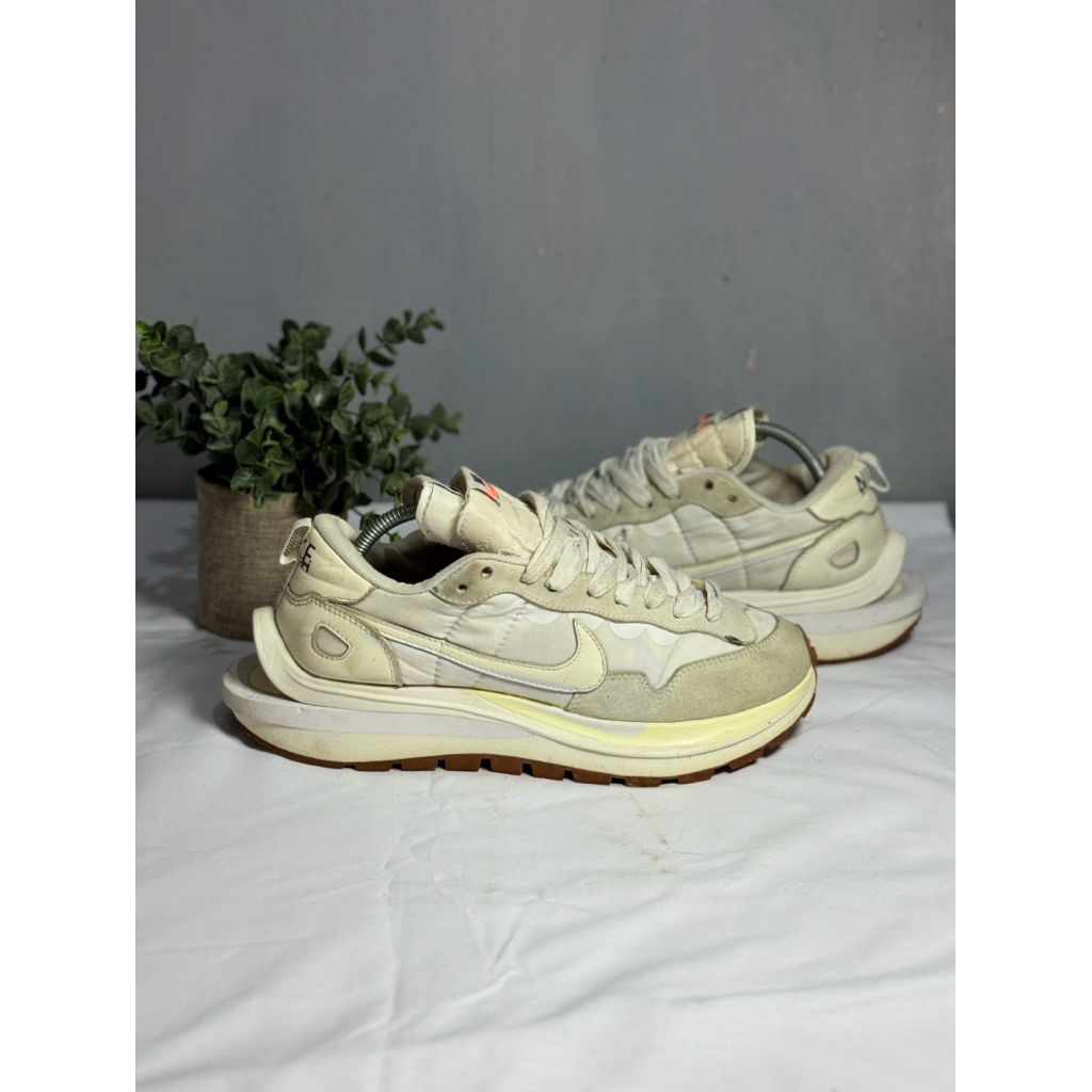 sepatu nike sacai VAPORWAFFLE WHITE