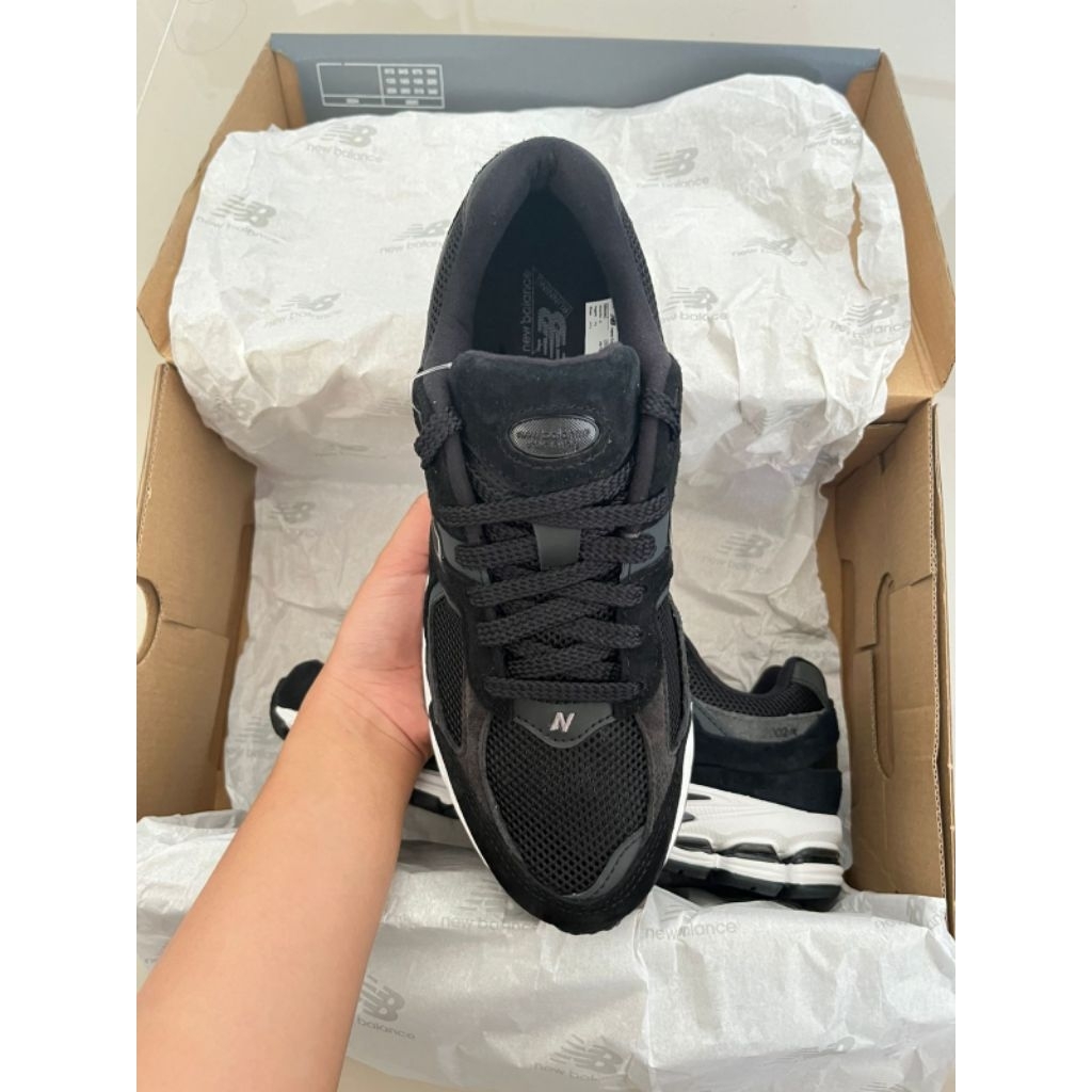 New Balance 2002R Black
