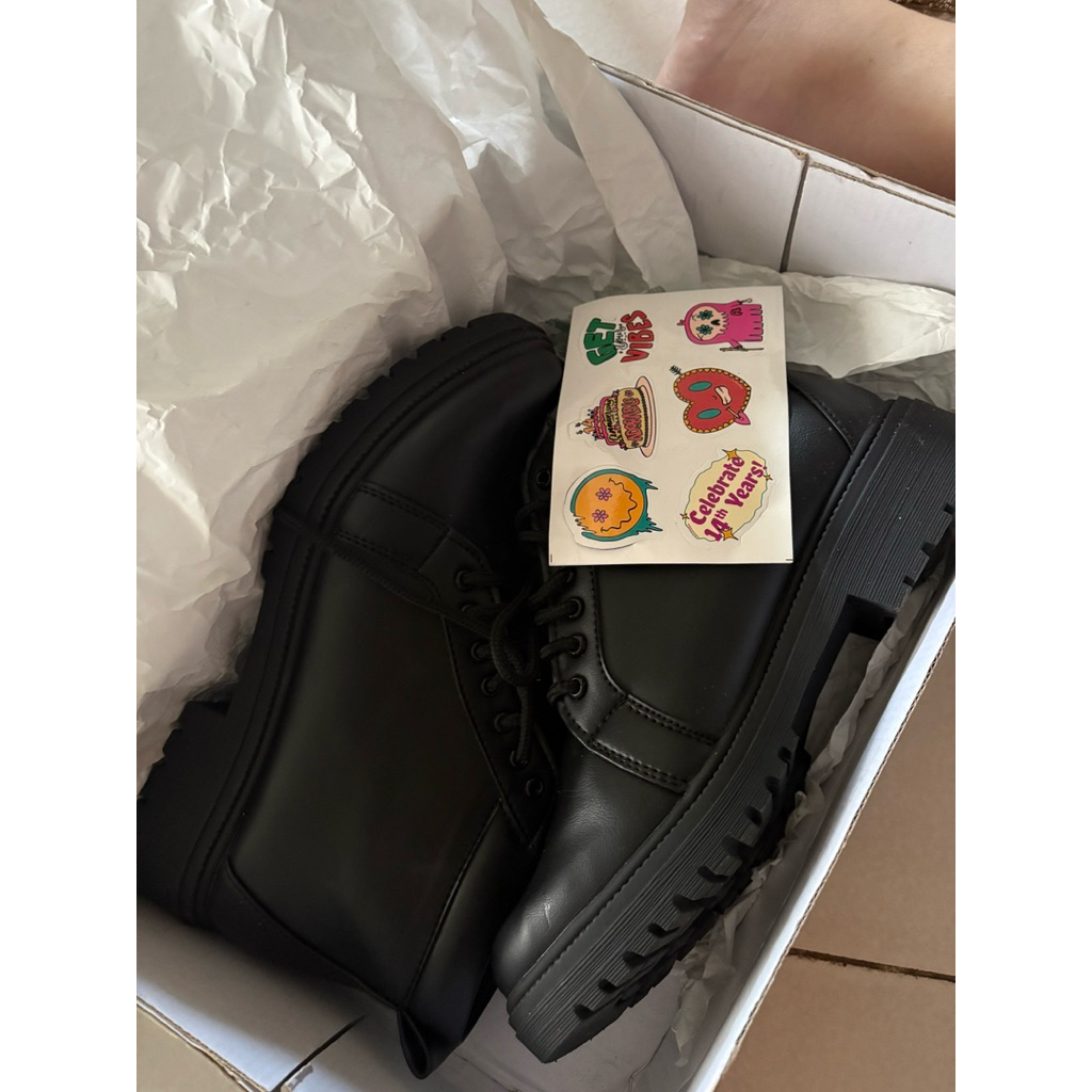 SEPATU BOOTS ADORABLE PROJECT