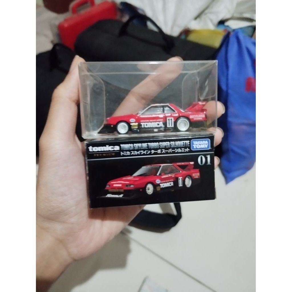 tomica premium Nissan silhouette