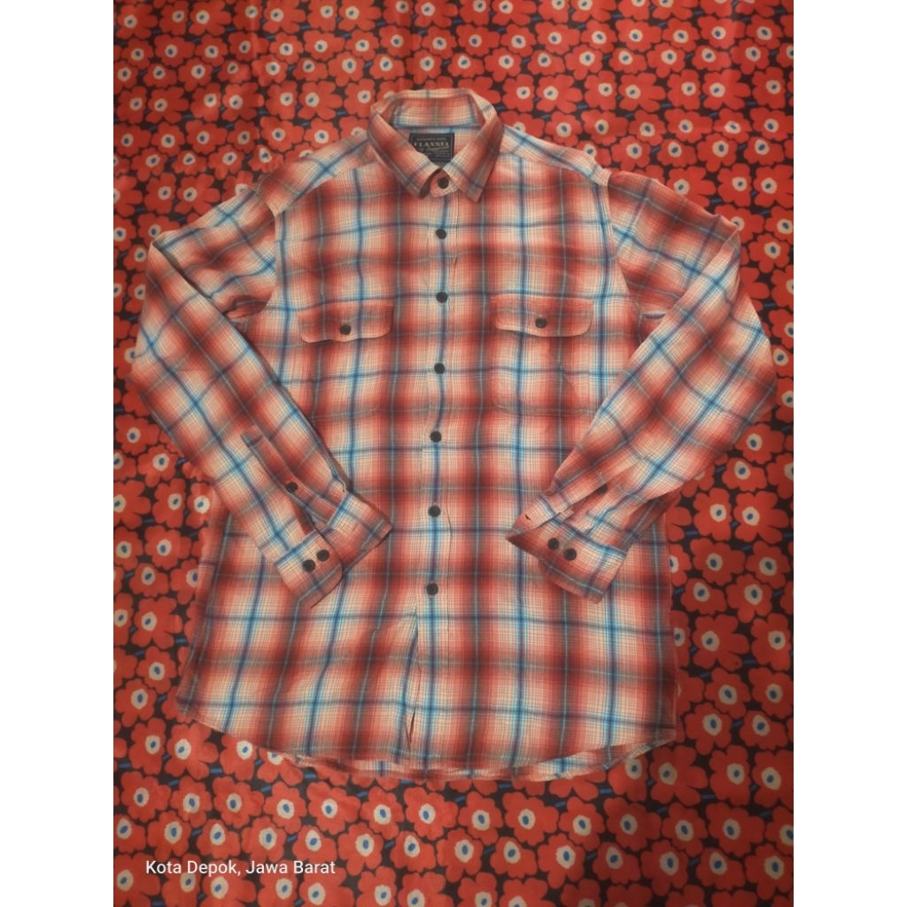 Kemeja Uniqlo Veterano