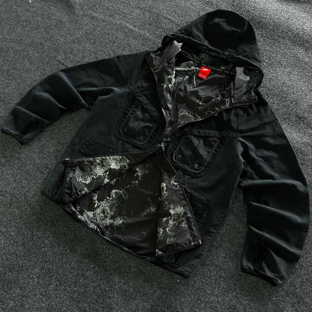 Zip Up NIKE International Windbreaker