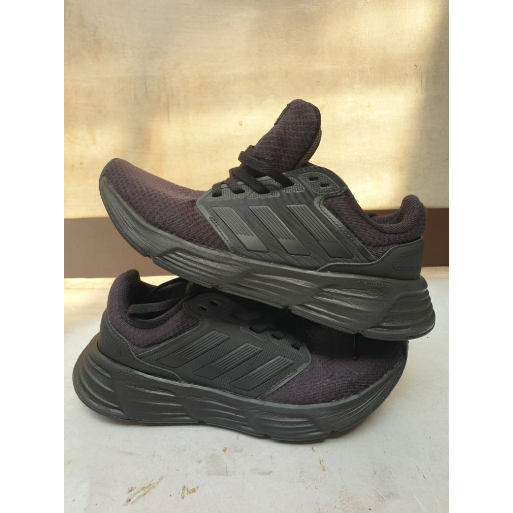 SEPATU SECOND FULL BLACK BRAND