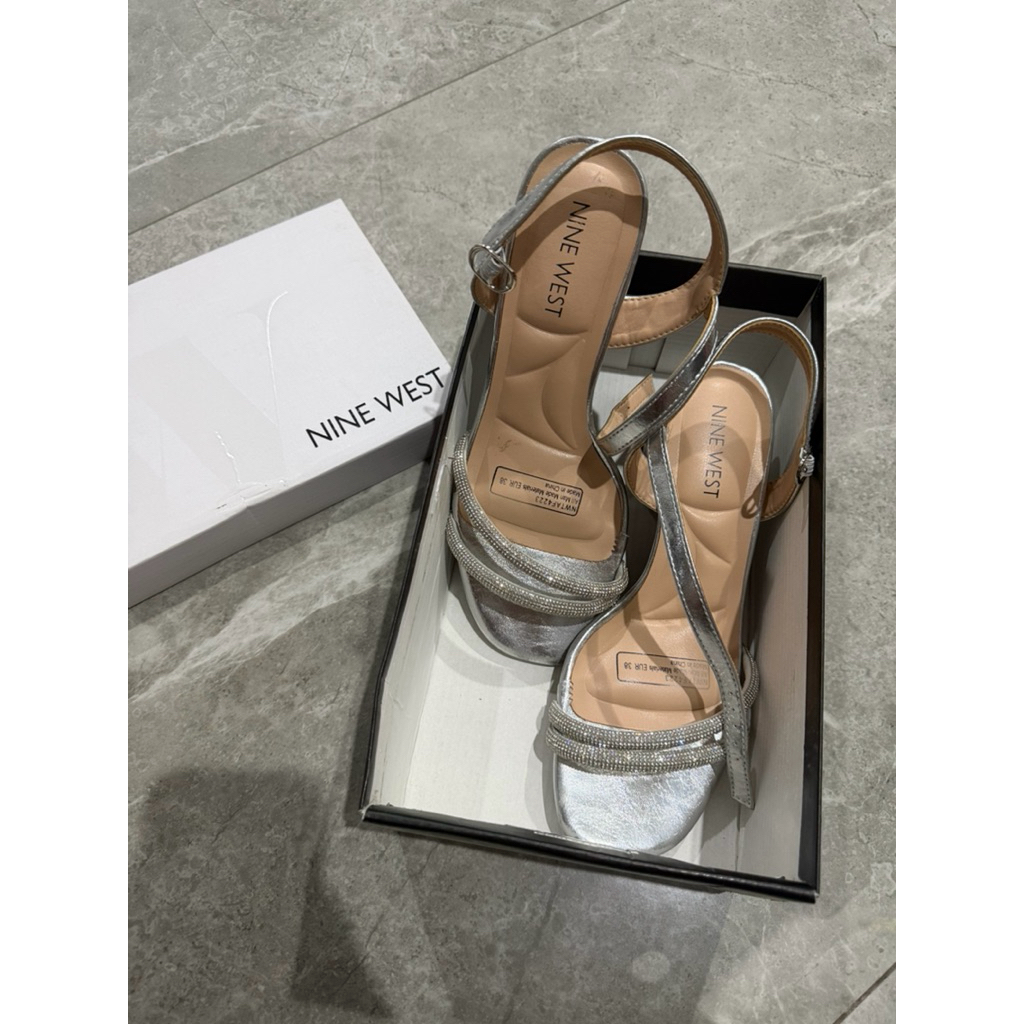 preloved Nine West Sling Block Heels Silver