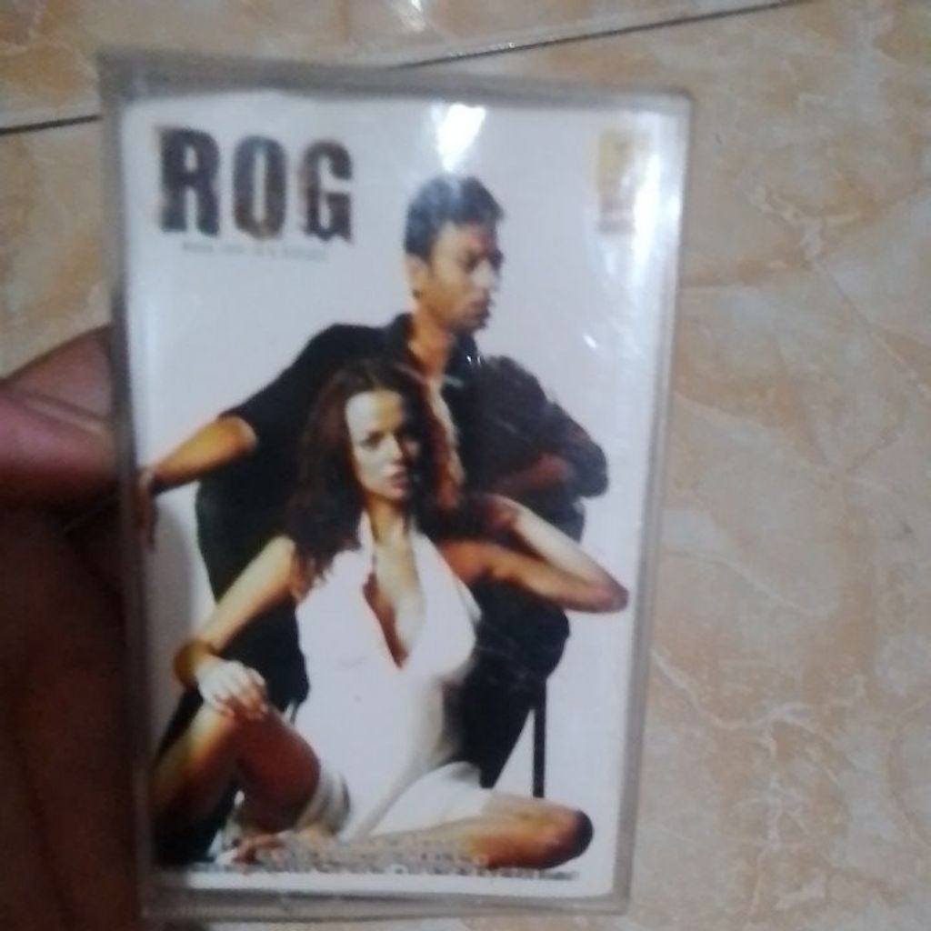 kaset pita india ROG