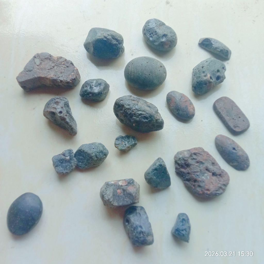 aneka batu meteorit palasite