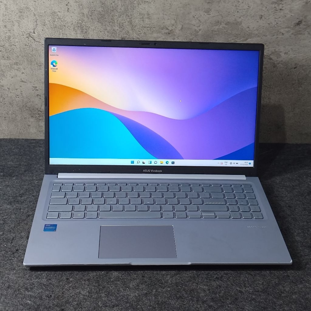 Asus vivobook i5 1235U RAM 8gb SSD 512gb fullset
