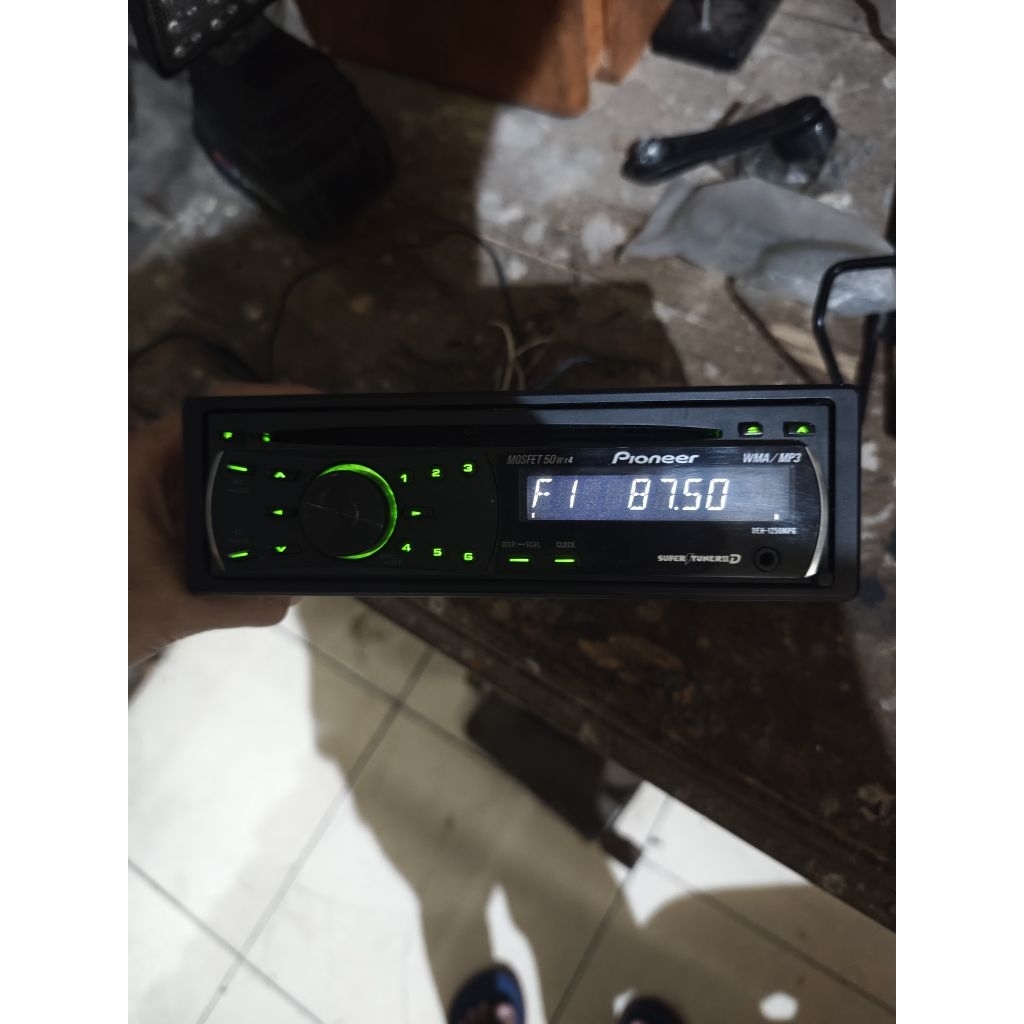 single din pioneer cd aux radio