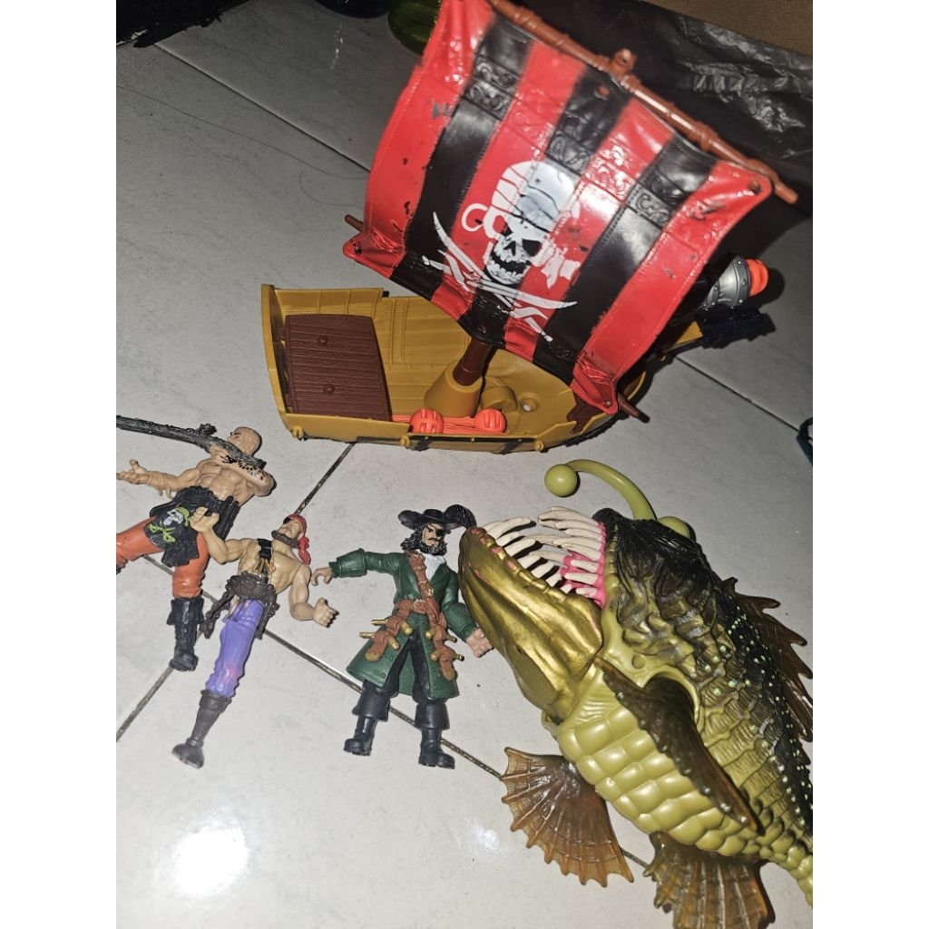 mainan kapal-kapalan anak