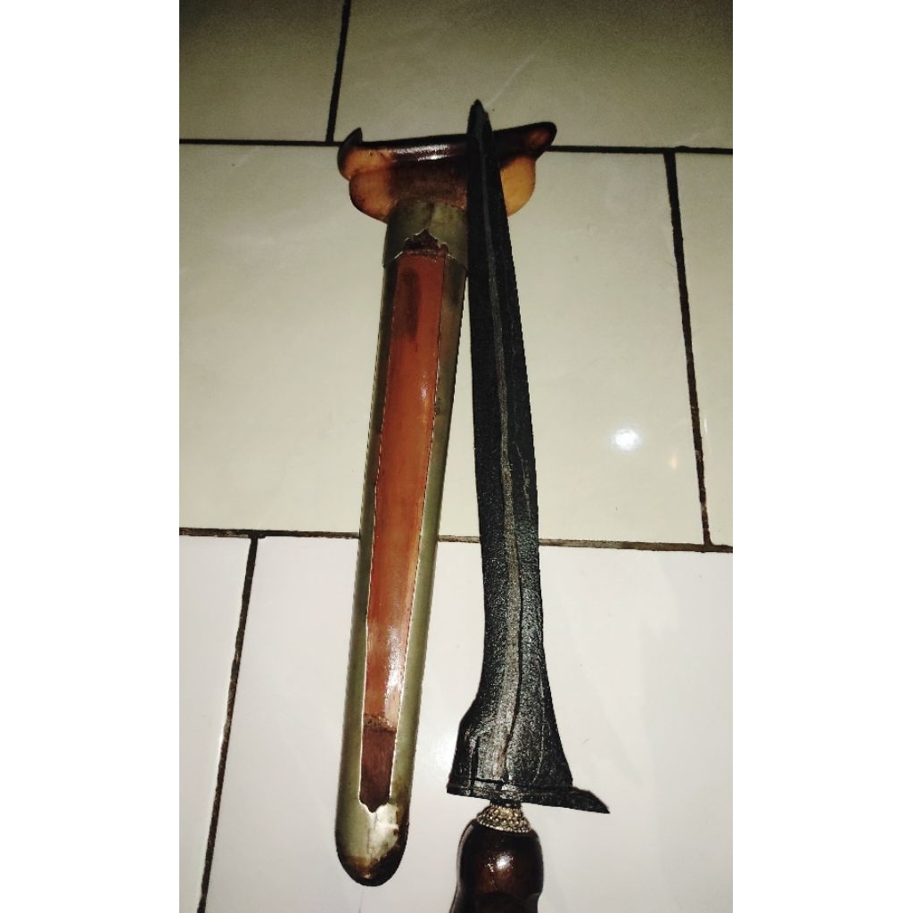 Keris Brojol patrem