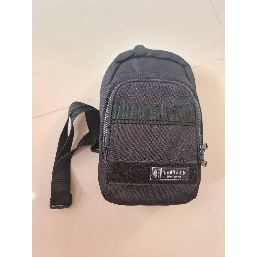 092. Tas Pria Waistbag Bodybag Nouveau Black
Mantan / Bekas / Second

Size : 18cm x 6cm x 28cm

Made