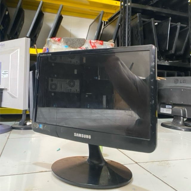 OBRAL! MONITOR 16 INCH SEPERTI BARU