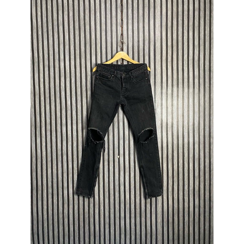 Celana Panjang Jeans Pria MNML RIPPED (LIMITED EDITION)