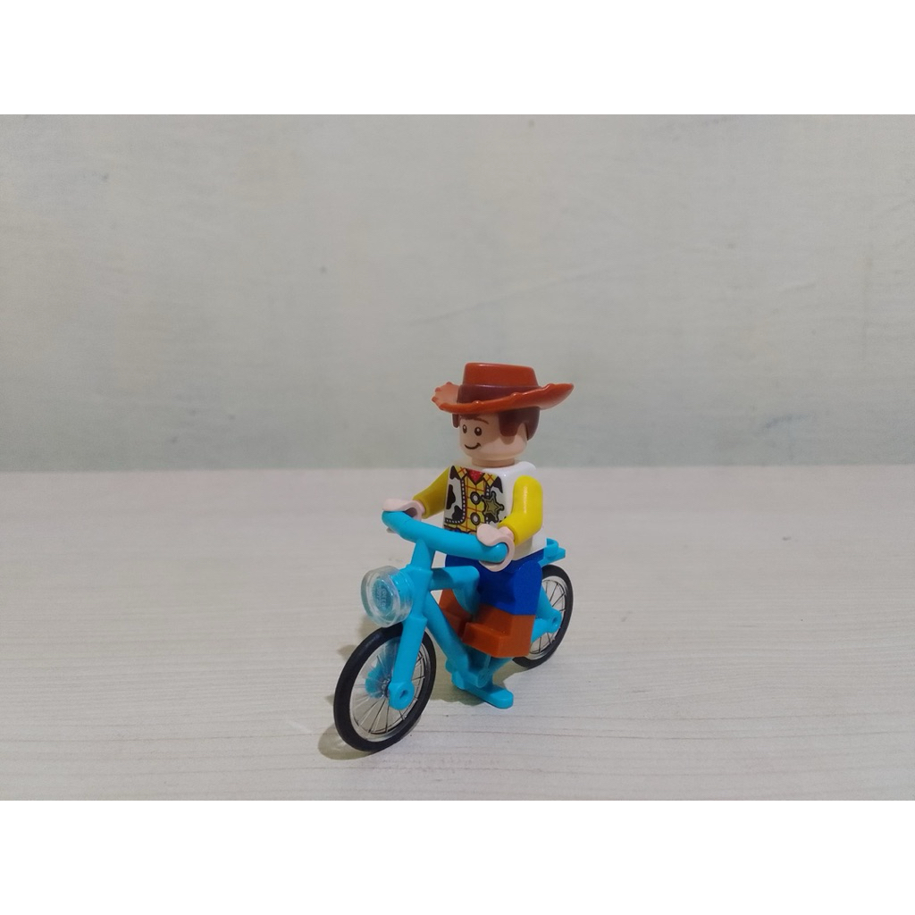 LEGO MINIFIGURE WOODY TOY STORY ORIGINAL