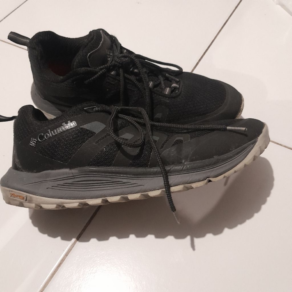 Sepatu columbia trail size 43
