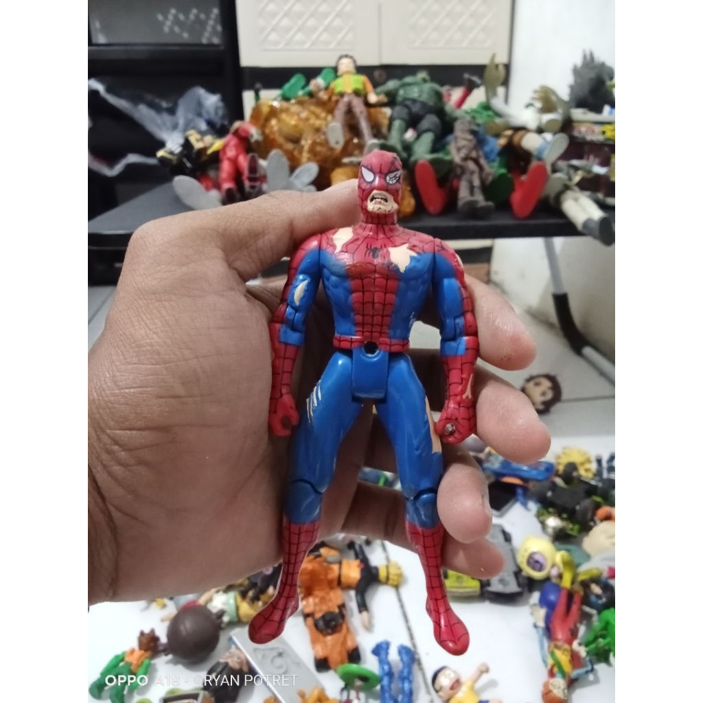 ACTION FIGUR SPIDERMAN TOYBIZ JADUL(PRELOVE/BEKAS).