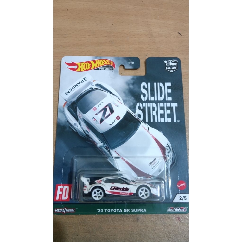 Hotwheels 20 Toyota GR Supra Slide Street