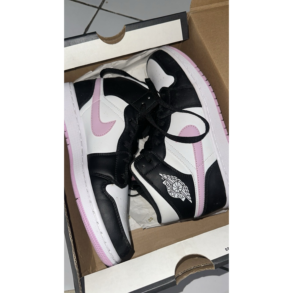 preloved sepatu nike air jordan 1 mid arctic pink