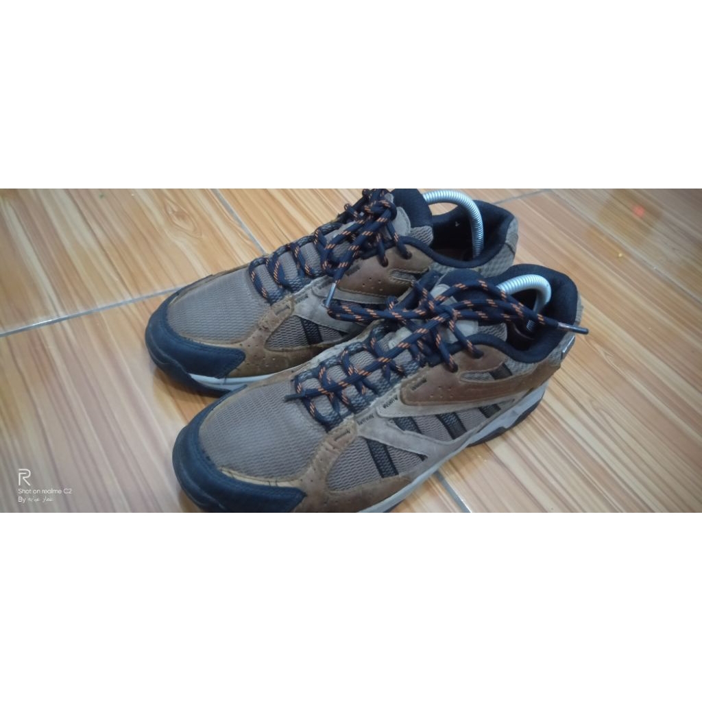 Sepatu Outdoor MONTRAIL