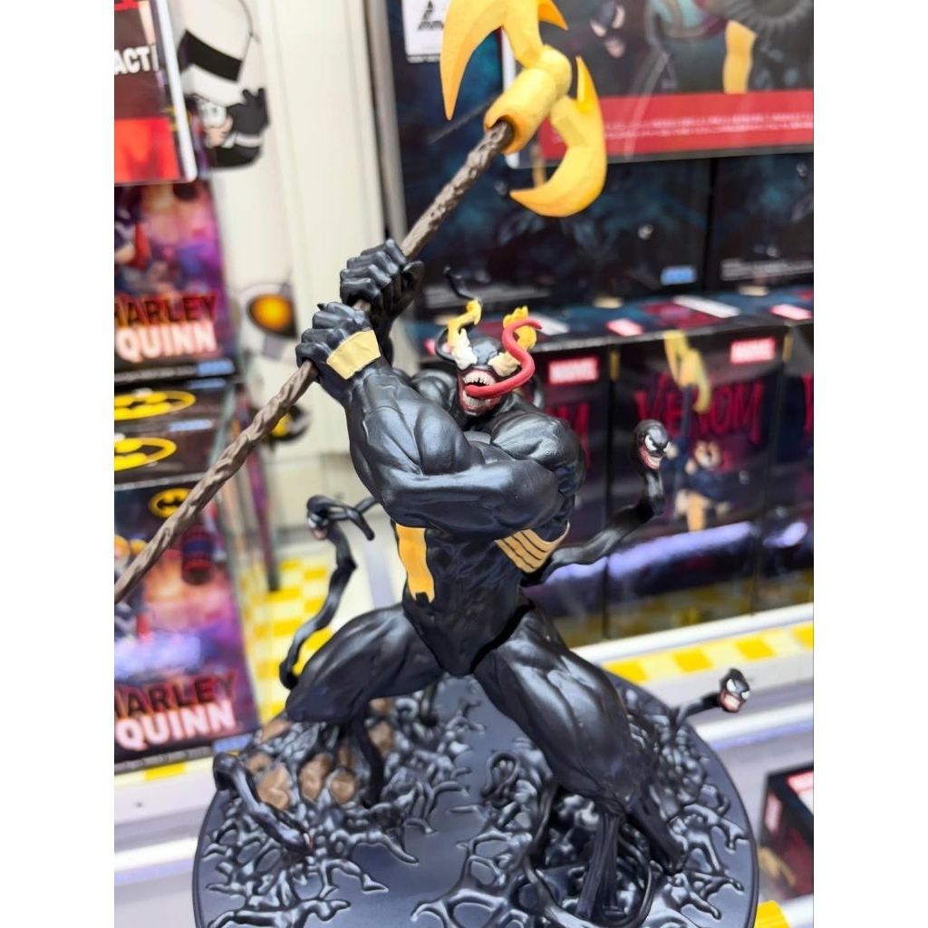 Sega Luminasta Marvel Figure Venom King In Black