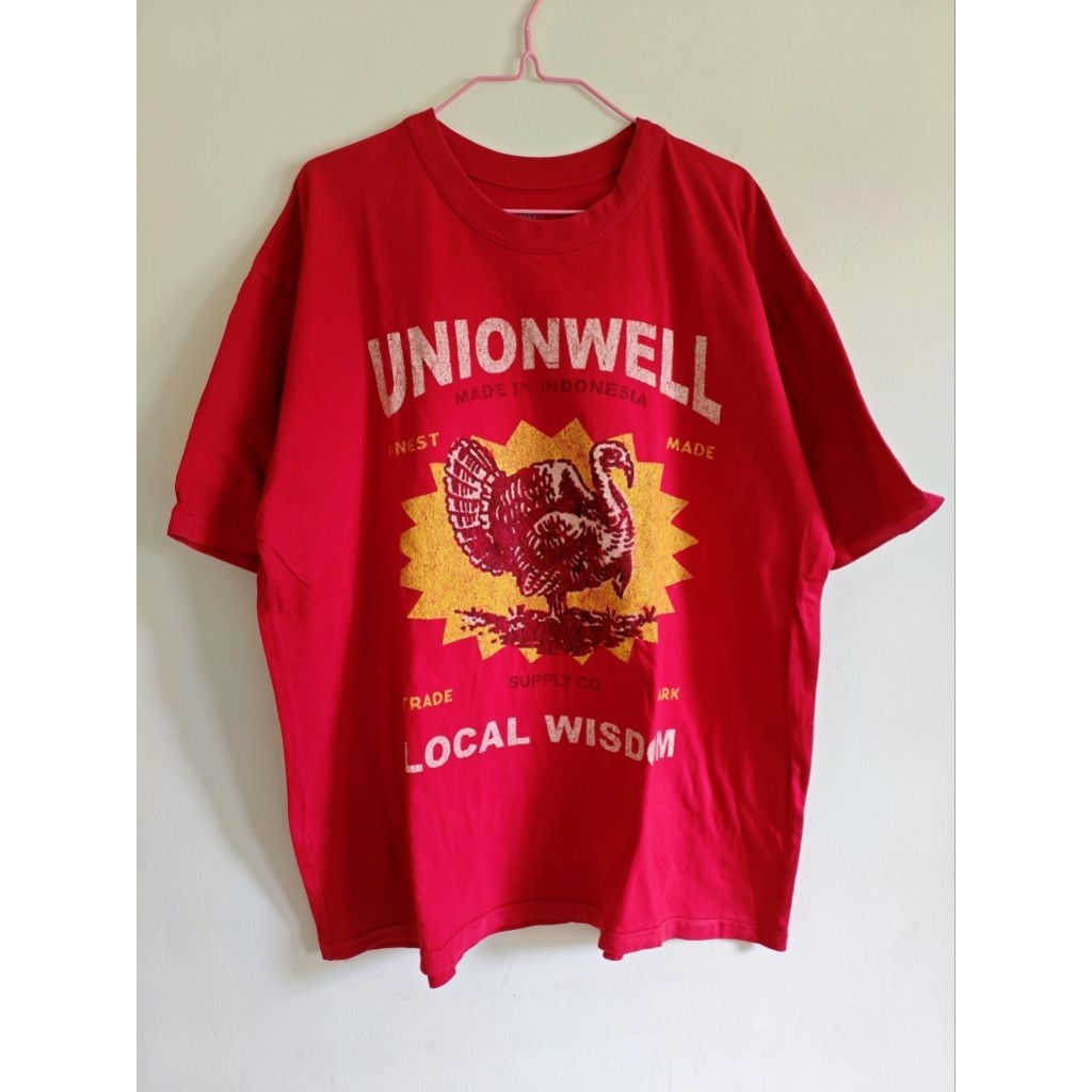 Preloved Authentic Unionwell T-Shirt "Kalkun" Red Original  Size L